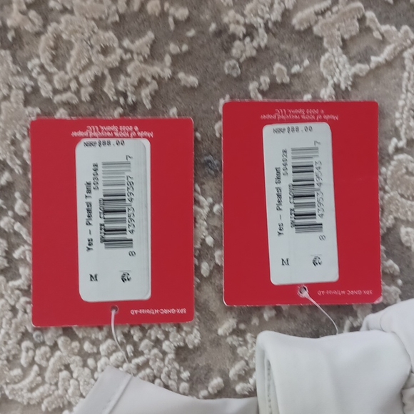 SPANX Yes, Pleats! Set - Picture 7 of 7